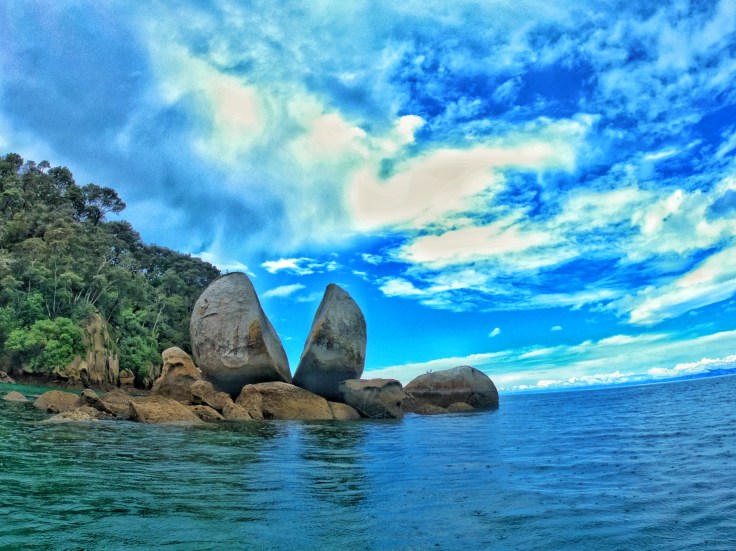 Split Apple Rock New Zealand