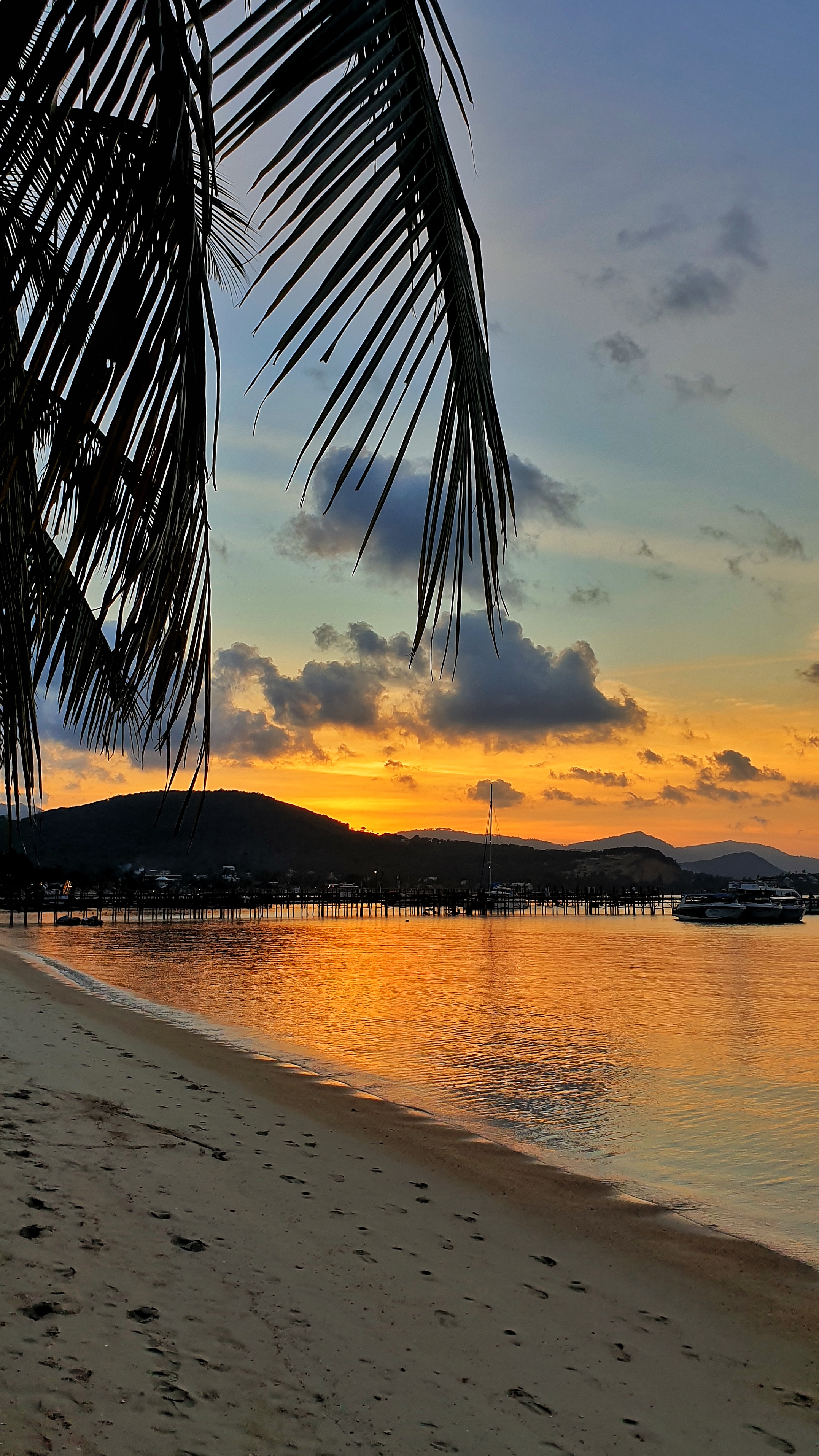 Sunset in Koh Samui from the beach