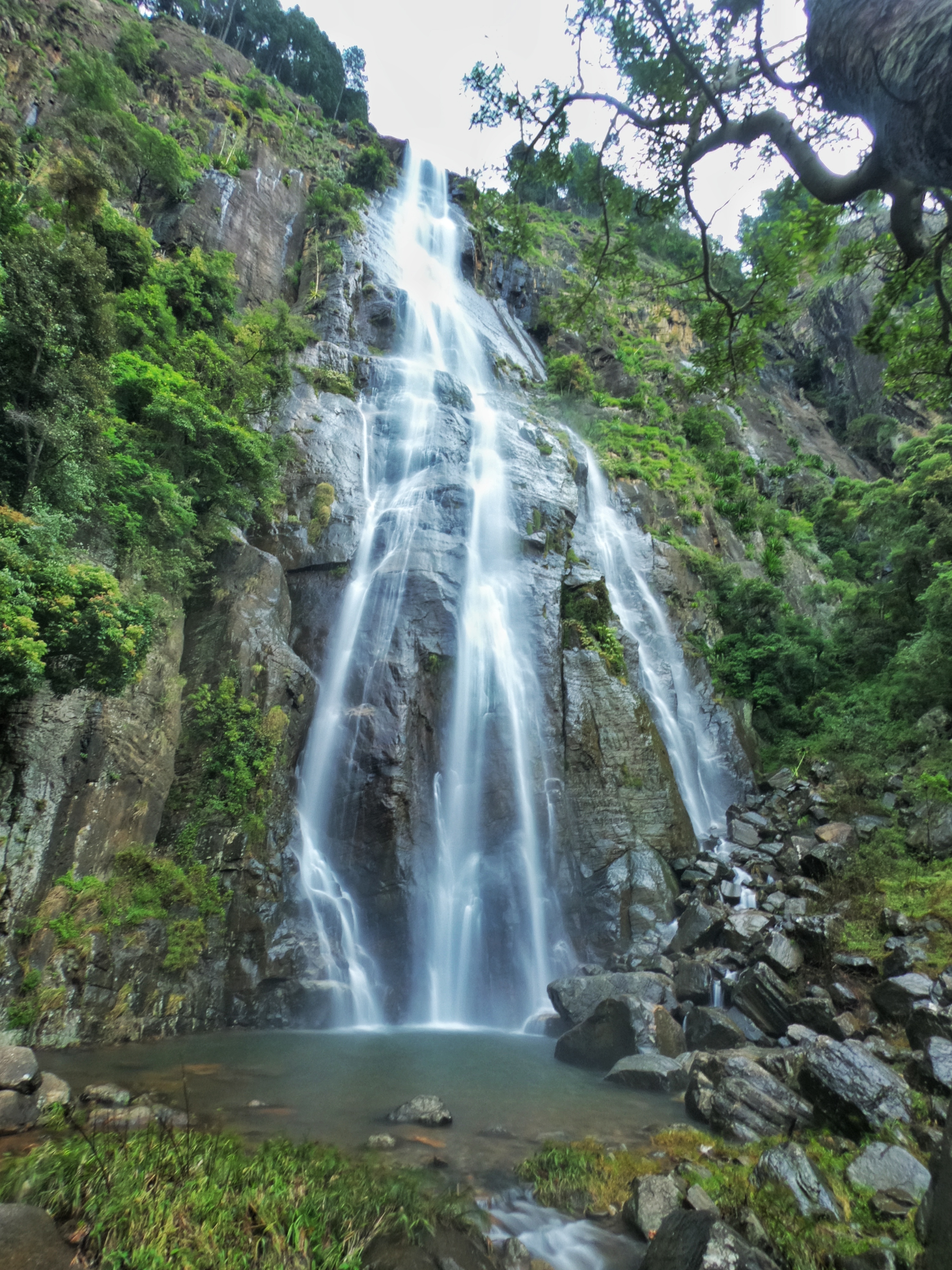 Bambarakanda Falls